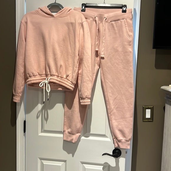 Light Pink lounge set worn once - Picture 1 of 5